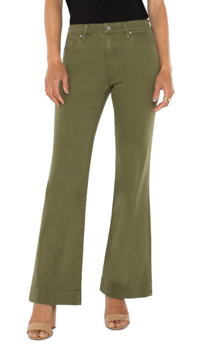 Hannah Flare w/ Wide Hem