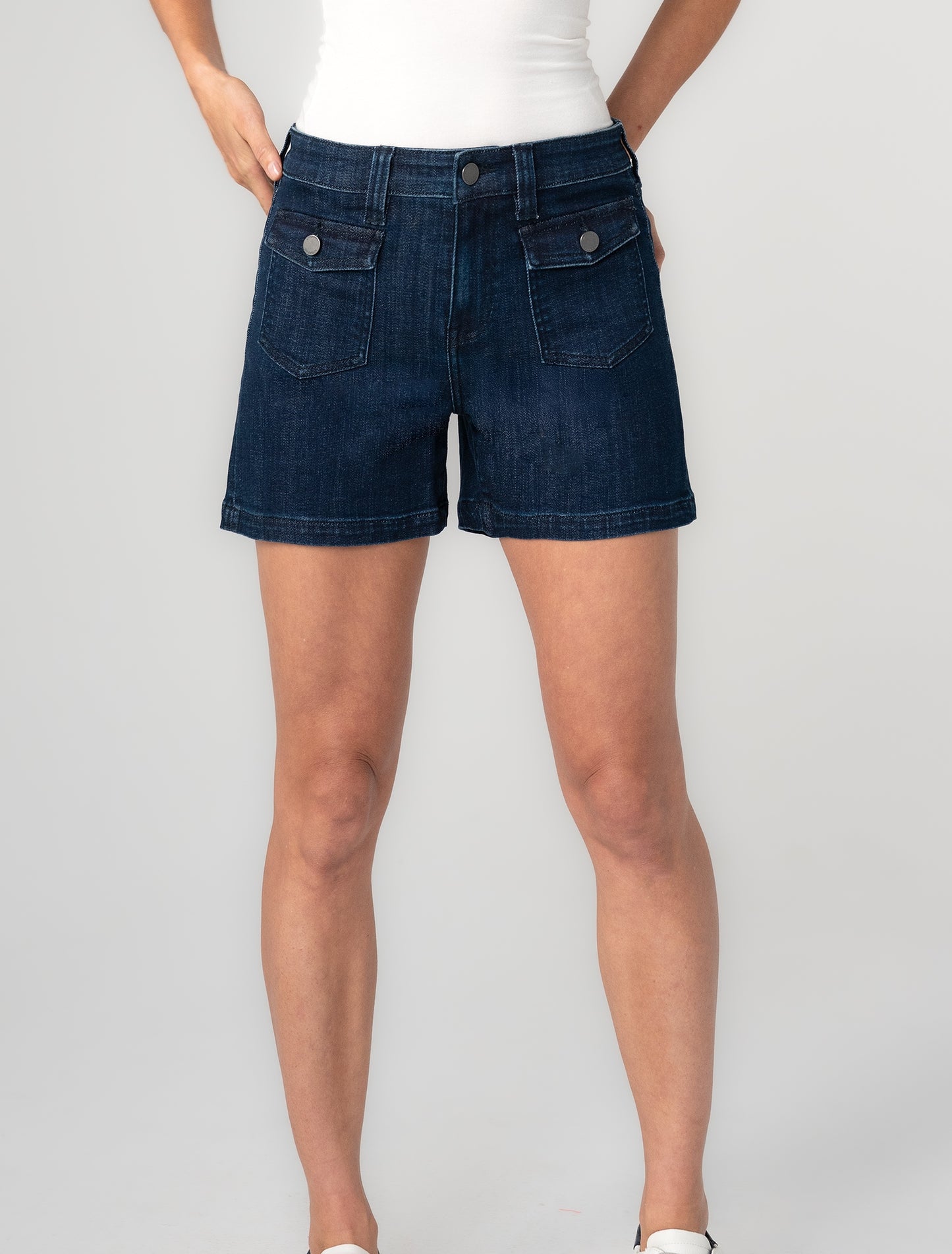 Vintage Short with Front Flap Pockets